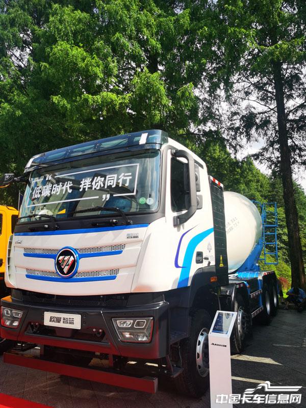 欧曼智蓝8x4361kwh搅拌车外观.jpg